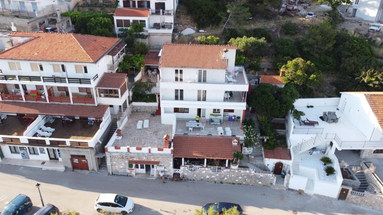 Apartments Peronja Jelsa Seafront Exterior photo
