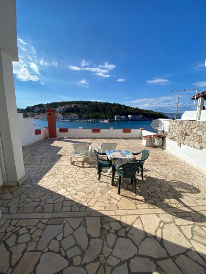 Apartments Peronja Jelsa Seafront Exterior photo