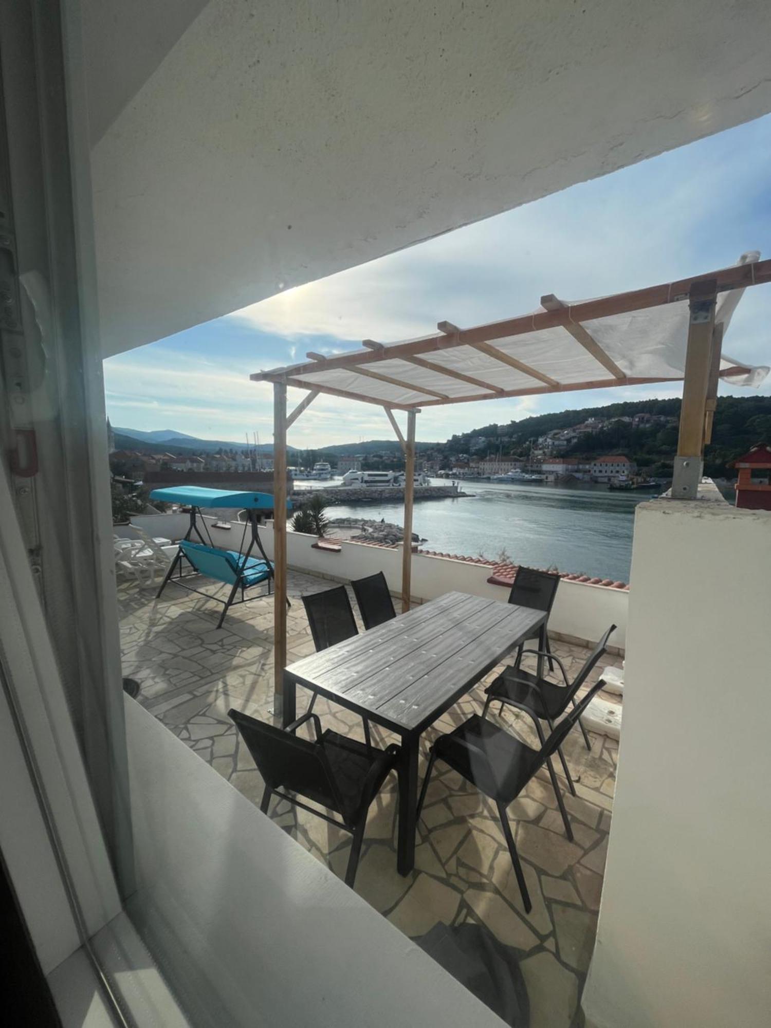 Apartments Peronja Jelsa Seafront Exterior photo