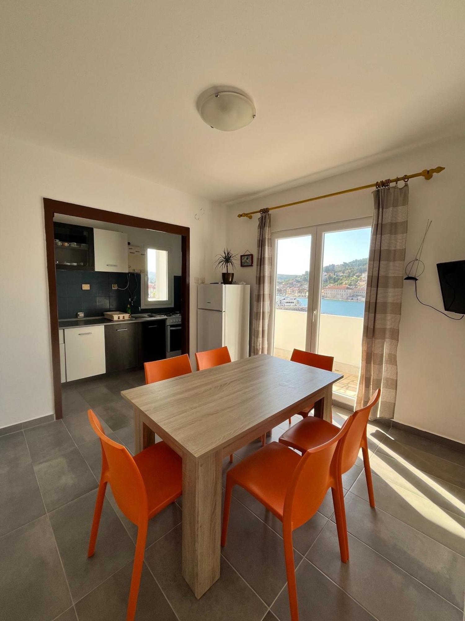 Apartments Peronja Jelsa Seafront Exterior photo